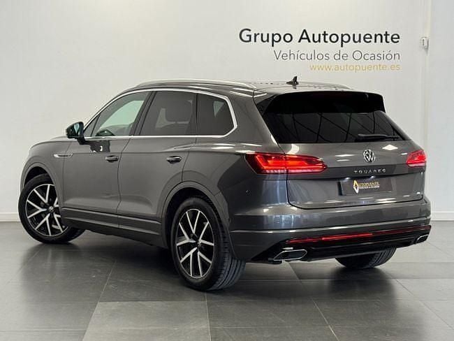 Usado VW Touareg Elegance 286 CV (210 kW) 2022 Gris SUV