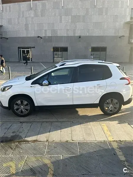 Usado Peugeot 2008 Style 100 CV (73 kW) 2017 Blanco SUV