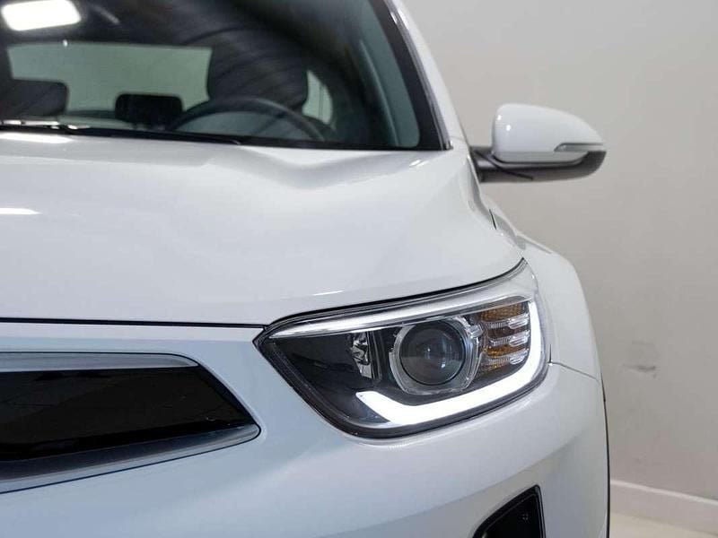 Usado Kia Stonic 101 CV (74 kW) 2024 Blanco SUV