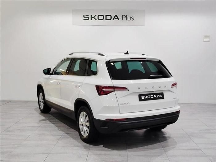 Usado Skoda Karoq Ambition 150 CV (110 kW) 2022 Blanco SUV