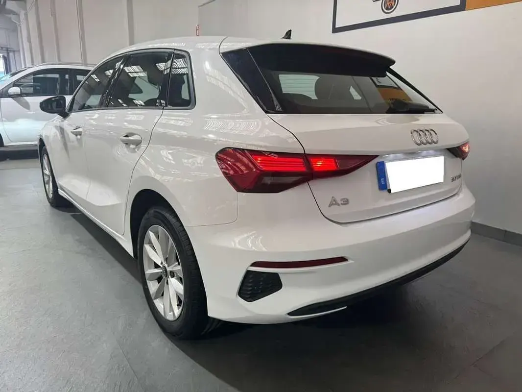 Usado Audi A3 Sportback e-tron 109 CV (80 kW) 2021 Blanco Utilitario