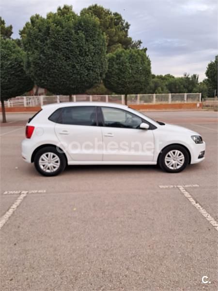 Blanco Usado 2016 VW Polo Edition Berlina | 8900 € (Precio justo) - Imagen 1/4