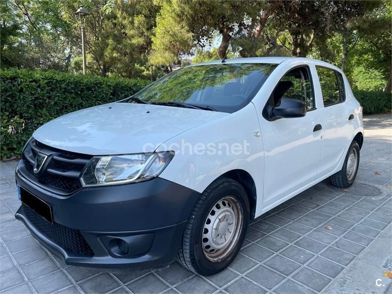 Blanco Usado 2013 Dacia Sandero Base Utilitario | 4900 € (Precio justo) - Imagen 1/4