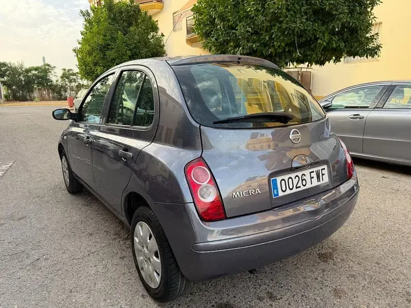 Usado Nissan Micra Visia 80 CV (58 kW) 2007 Azul Berlina