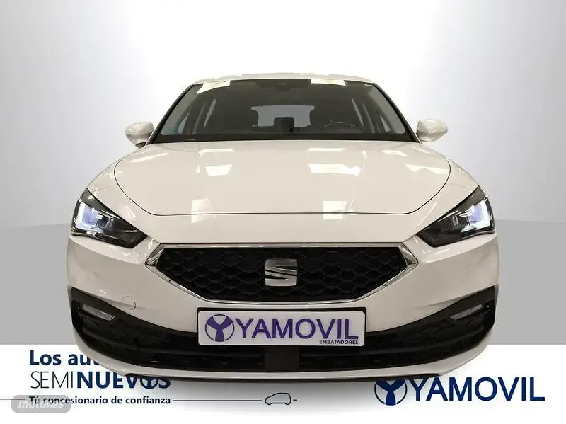 Usado Seat Leon Style 110 CV (80 kW) 2021 Blanco Berlina