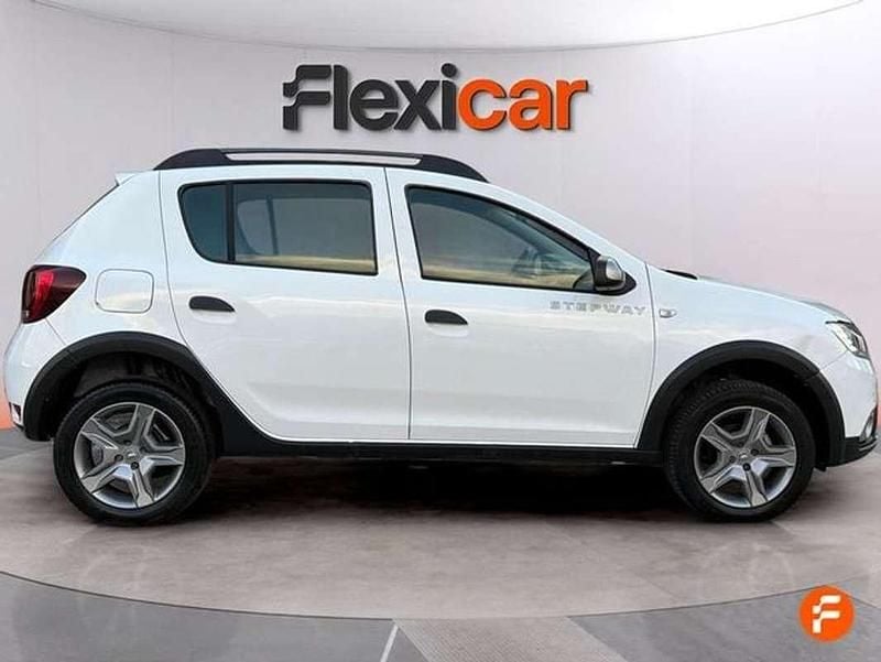 Usado Dacia Sandero Stepway 90 CV (66 kW) 2017 Blanco Berlina