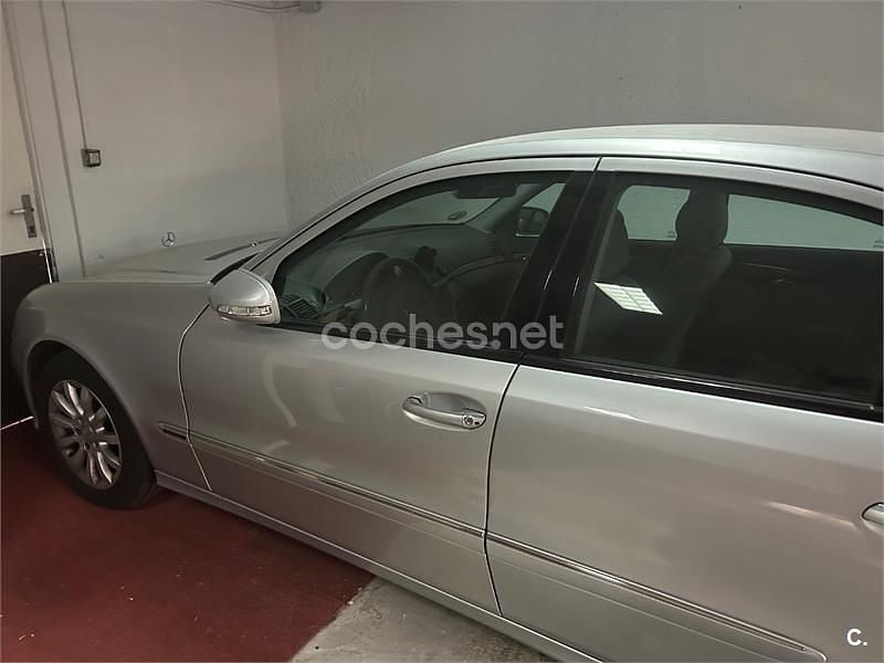Usado Mercedes E200 Elegance 163 CV (119 kW) 2007 Gris / plata Berlina