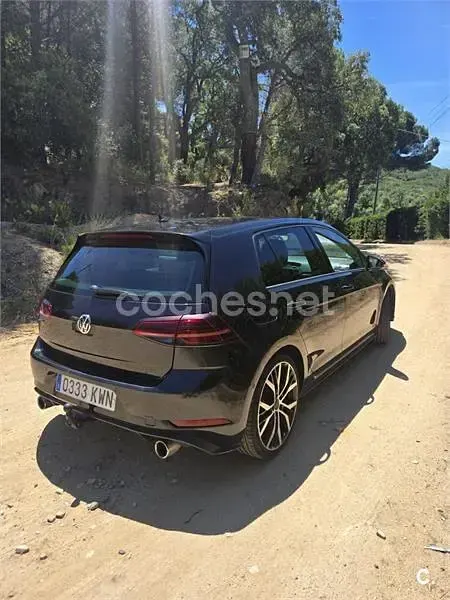 Usado VW Golf VII GTI 245 CV (180 kW) 2019 Negro Berlina