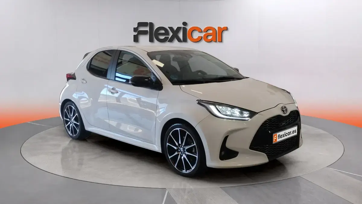 Usado Toyota Yaris Hybrid Sport 116 CV (85 kW) 2023 Berlina