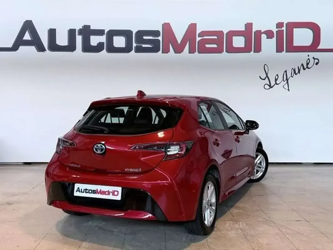 Usado Toyota Corolla Active 122 CV (89 kW) 2020 Rojo Utilitario