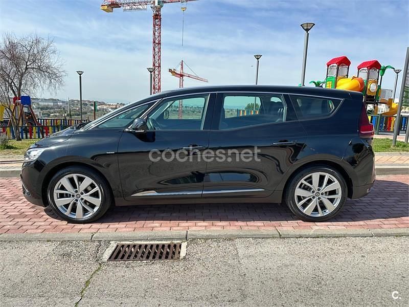 Usado Renault Scénic IV Zen 120 CV (88 kW) 2019 Negro Monovolumen