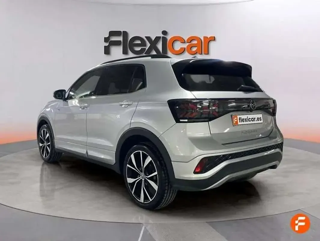 Usado VW T-Cross R-line 116 CV (85 kW) 2025 Gris SUV