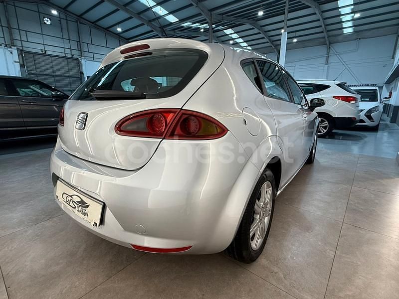 Usado Seat Leon 140 CV (102 kW) 2007 Gris / plata Berlina