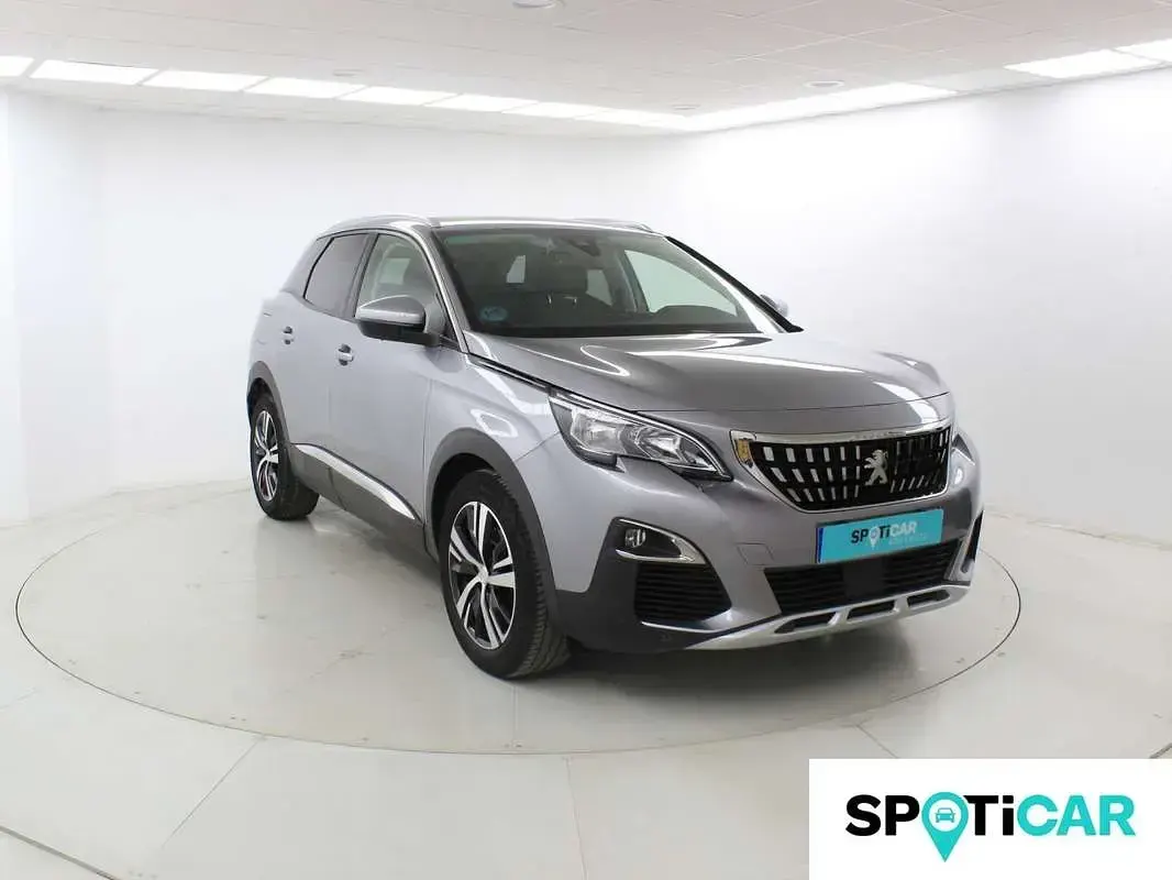 Usado Peugeot 3008 Allure 131 CV (96 kW) 2019 Gris SUV