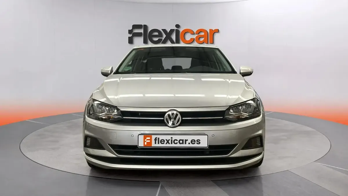 Usado VW Polo Advance 95 CV (69 kW) 2018 Gris Utilitario