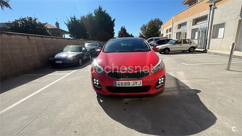 Usado Kia ProCeed GT-Line 136 CV (100 kW) 2017 Rojo Berlina