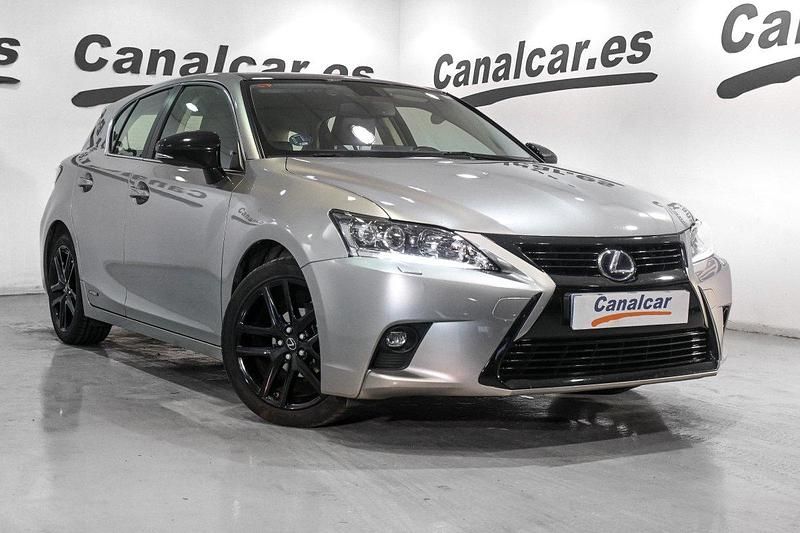Usado Lexus CT200h Sport Line 136 CV (100 kW) 2016 Gris