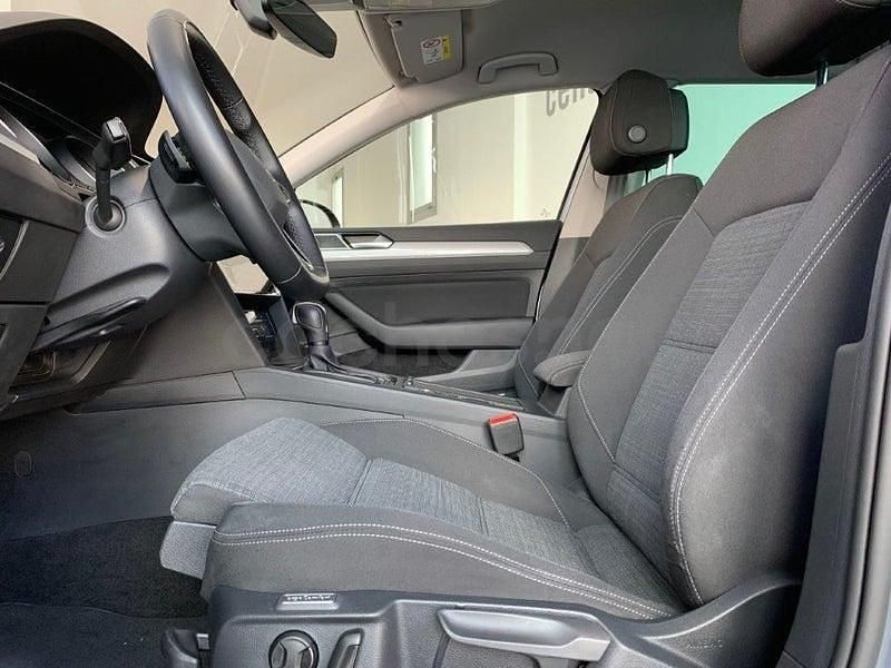 Usado VW Passat Executive 150 CV (110 kW) 2021 Gris / plata Familiar