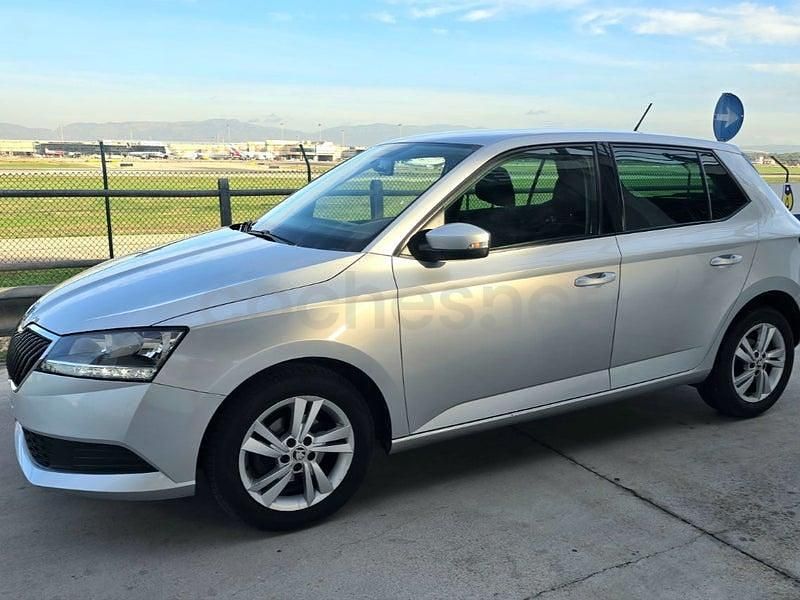 Usado Skoda Fabia Ambition 95 CV (69 kW) 2020 Gris / plata Berlina