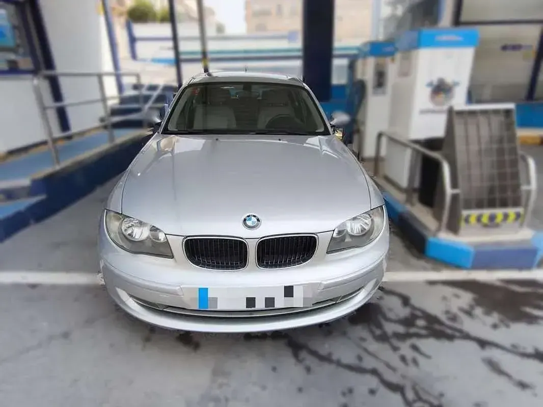 Usado BMW 120 177 CV (130 kW) 2009 Gris Utilitario