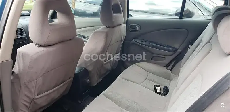 Usado Nissan Almera 114 CV (83 kW) 2001 Azul Berlina