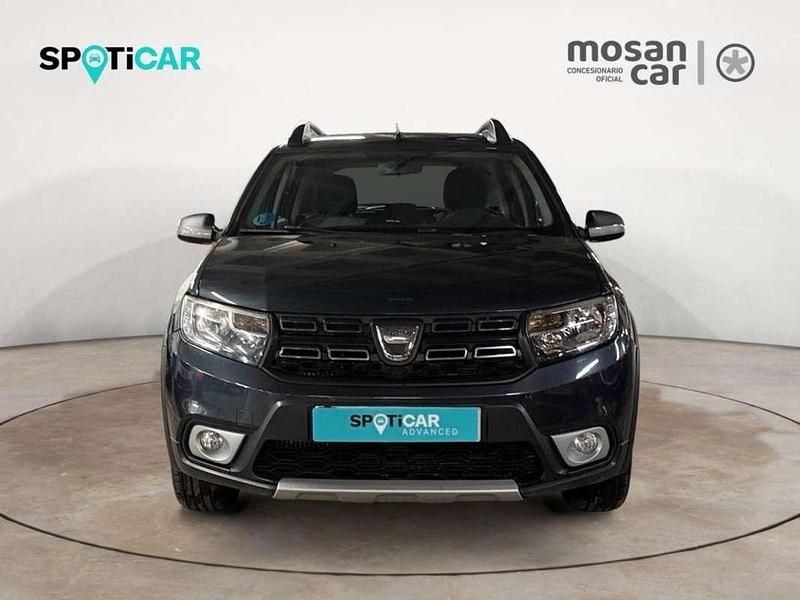 Usado Dacia Sandero Essentiel 90 CV (66 kW) 2019 Gris Berlina