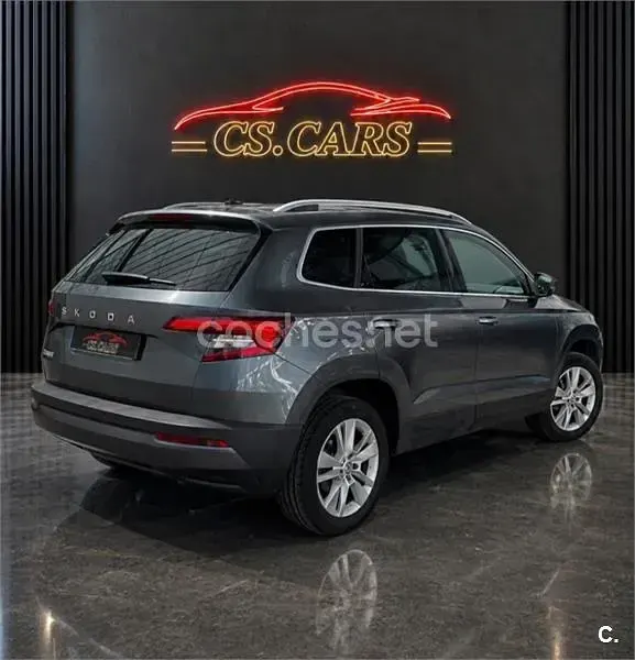 Usado Skoda Karoq SportLine 150 CV (110 kW) 2021 Verde SUV