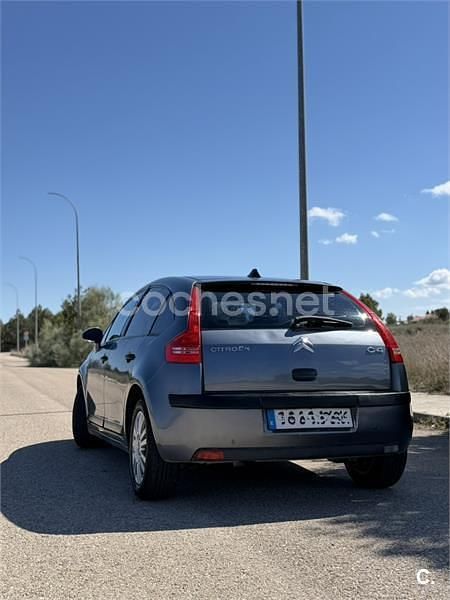 Usado Citroën C4 VTR Sport 110 CV (80 kW) 2005 Gris / plata Berlina