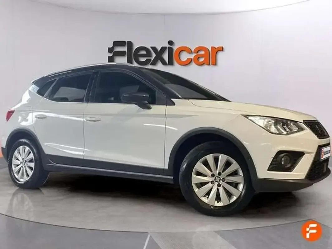 Usado Seat Arona Ecomotive 95 CV (69 kW) 2020 Blanco SUV