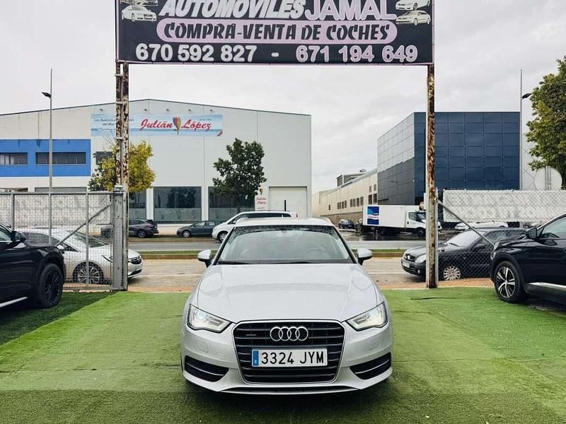 Usado Audi A3 Sportback Attraction 184 CV (135 kW) 2014 Gris Utilitario