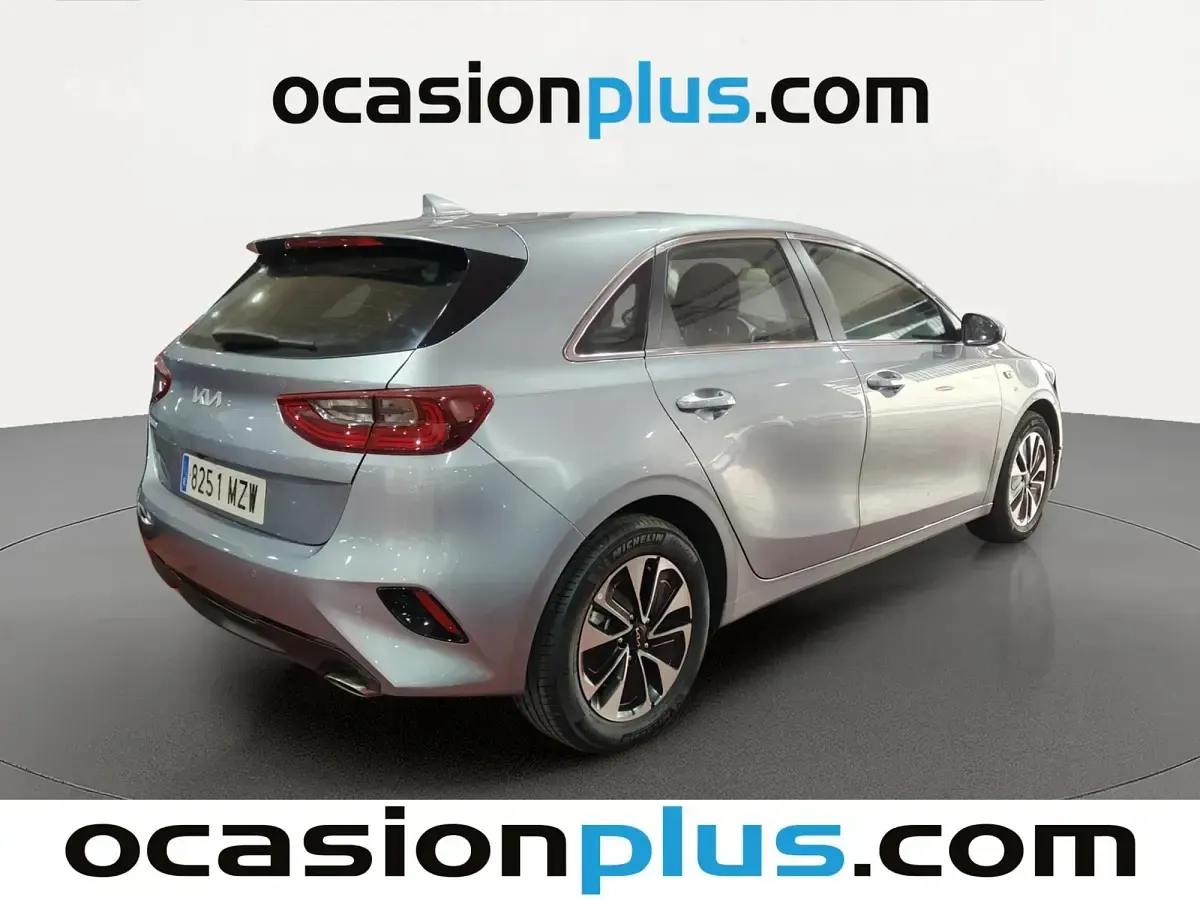 Usado Kia Ceed 101 CV (74 kW) 2025 Gris Utilitario