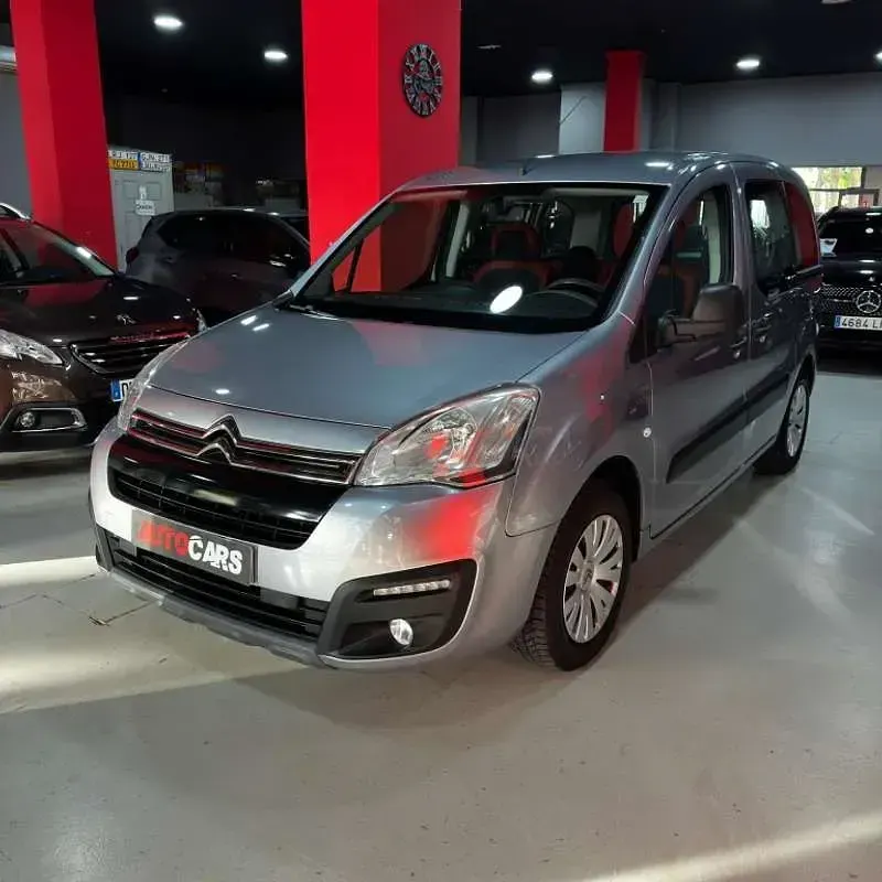 Usado Citroën Berlingo Feel 110 CV (80 kW) 2016 Gris Monovolumen