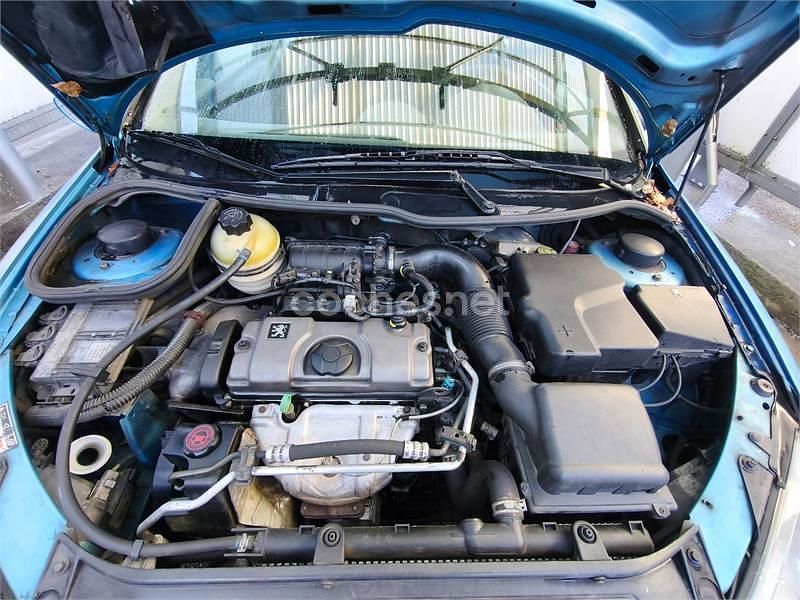 Usado Peugeot 206 75 CV (55 kW) 2002 Azul Berlina