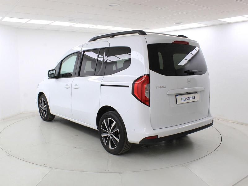 Usado Mercedes T180 Progressive 116 CV (85 kW) 2024 Blanco ártico sólido Monovolumen