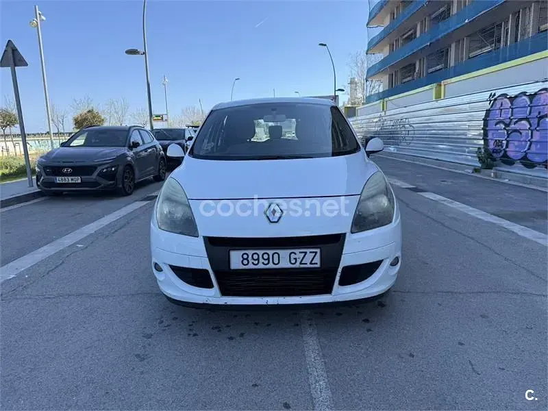 Usado Renault Scénic III Dynamique 105 CV (77 kW) 2010 Blanco Monovolumen