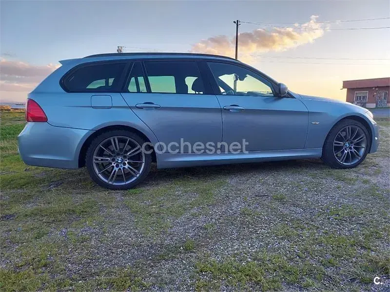 Usado BMW 330 Sport Line 245 CV (180 kW) 2010 Azul Familiar