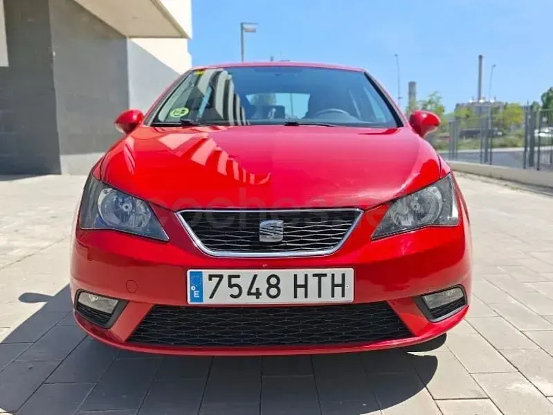 Usado Seat Ibiza Style 105 CV (77 kW) 2013 Rojo Berlina