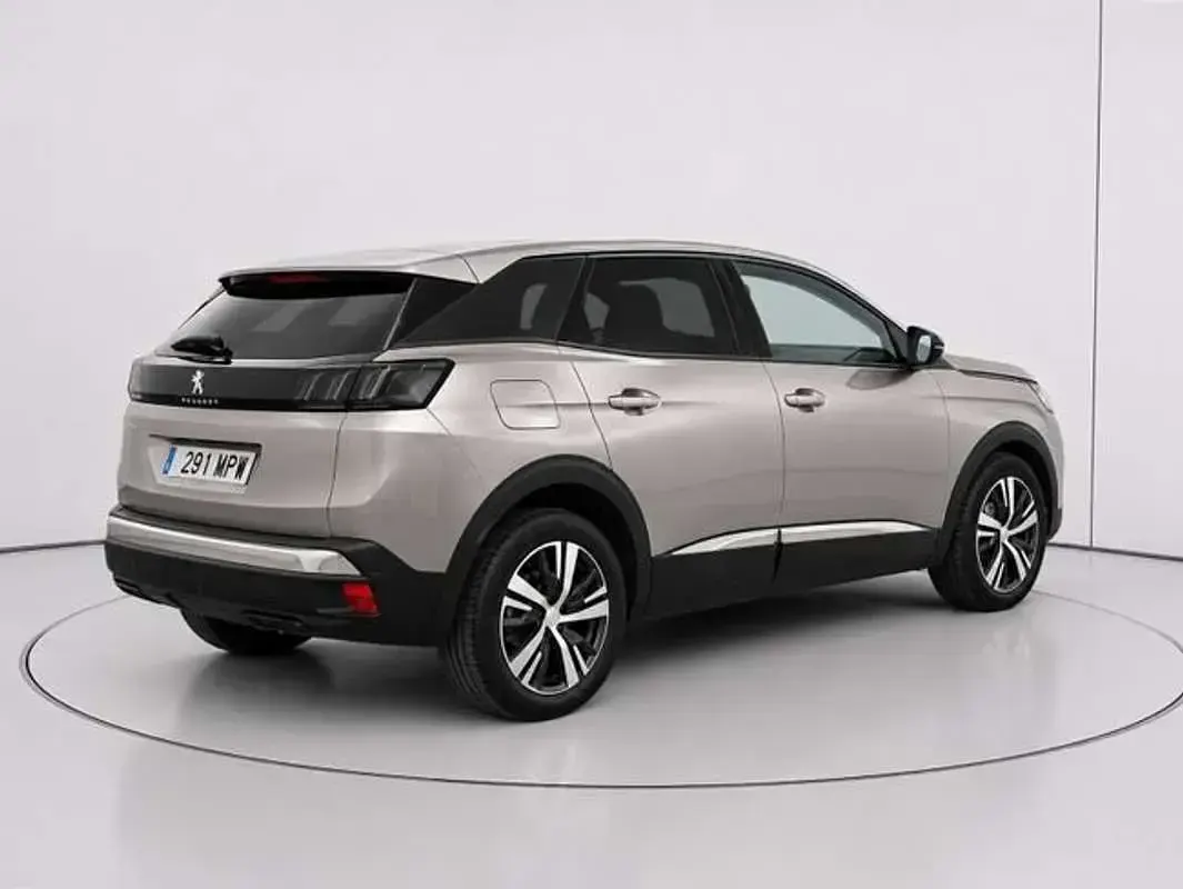 Usado Peugeot 3008 Allure 131 CV (96 kW) 2024 Gris SUV