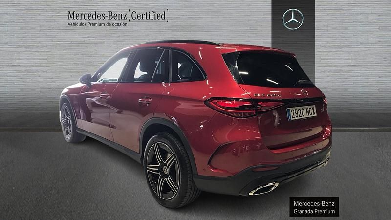 Usado Mercedes GLC220 AMG line 197 CV (144 kW) 2025 Manufaktur rojo patagonia SUV
