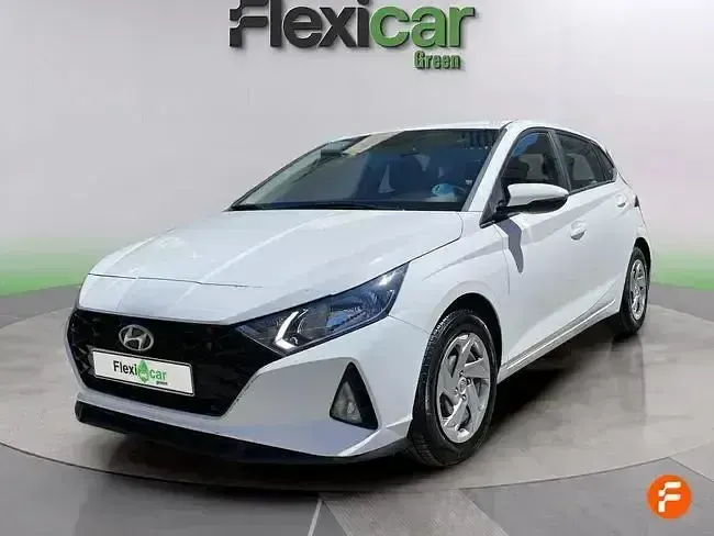Usado Hyundai i20 100 CV (73 kW) 2021 Blanco Utilitario