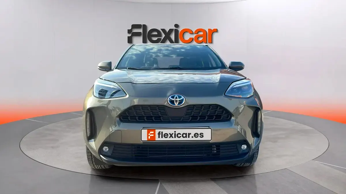 Usado Toyota Yaris Active 116 CV (85 kW) 2022 Marrón Utilitario