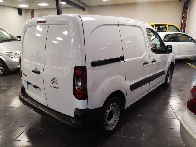 Usado Citroën Berlingo 100 CV (73 kW) 2017 Blanco Monovolumen