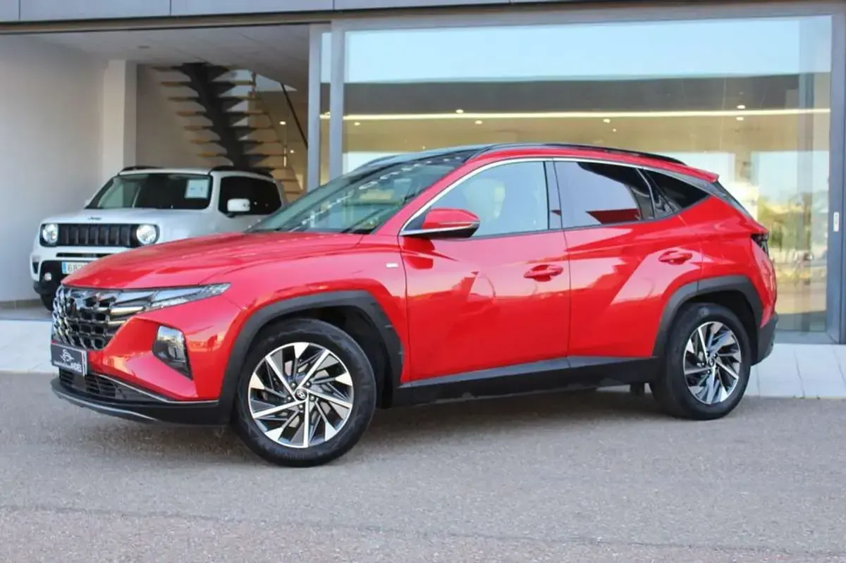 Usado Hyundai Tucson 136 CV (100 kW) 2022 Rojo SUV
