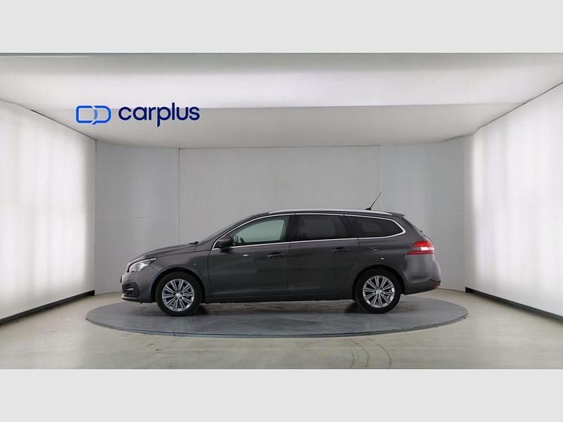 Usado Peugeot 308 SW Allure 130 CV (95 kW) 2020 Gris platinum (metalizado) Familiar