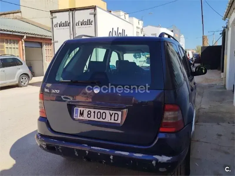 Usado Mercedes ML320 218 CV (160 kW) 1999 Azul SUV