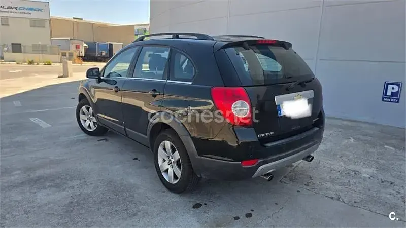 Usado Chevrolet Captiva LS 127 CV (93 kW) 2007 Negro SUV