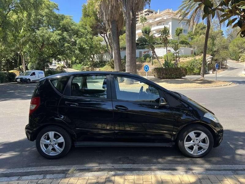 Usado Mercedes A170 116 CV (85 kW) 2009 Negro Utilitario
