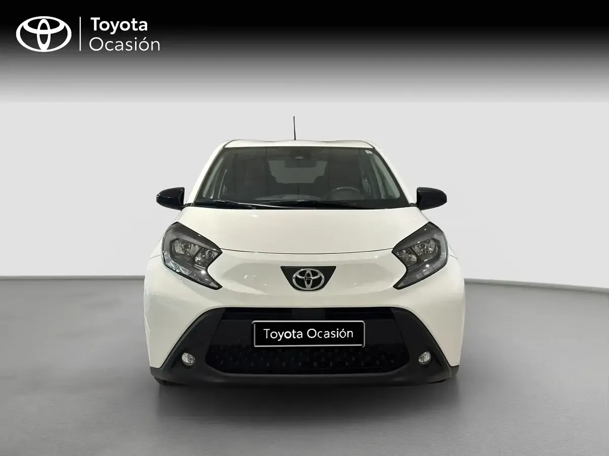 Usado Toyota Aygo X Play 72 CV (52 kW) 2023 Blanco SUV