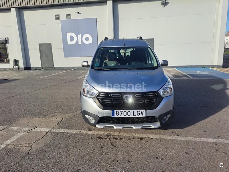 Usado Dacia Dokker Comfort 95 CV (69 kW) 2020 Gris / plata Monovolumen