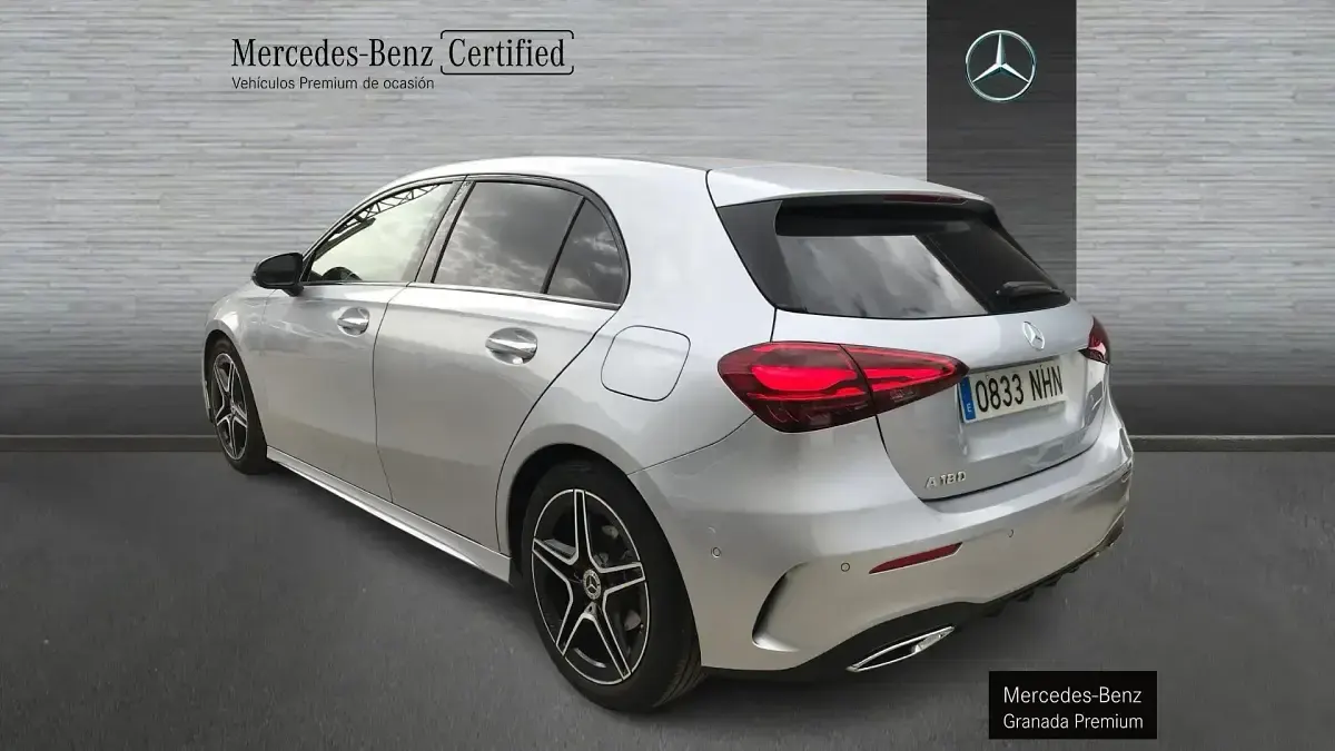 Usado Mercedes A180 136 CV (100 kW) 2025 Gris Berlina